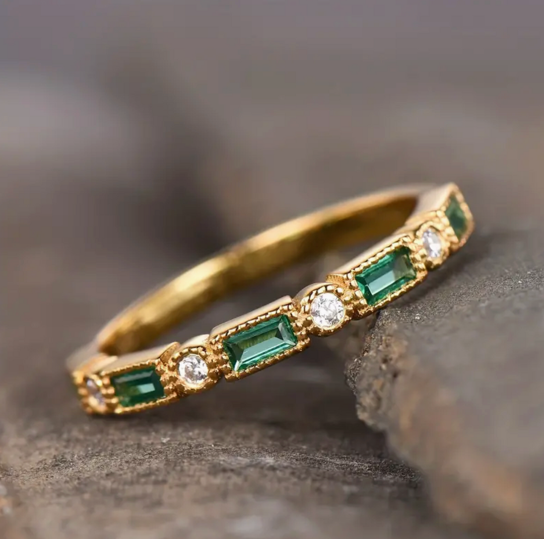 Inlaid Green Zirconia Gold Ring
