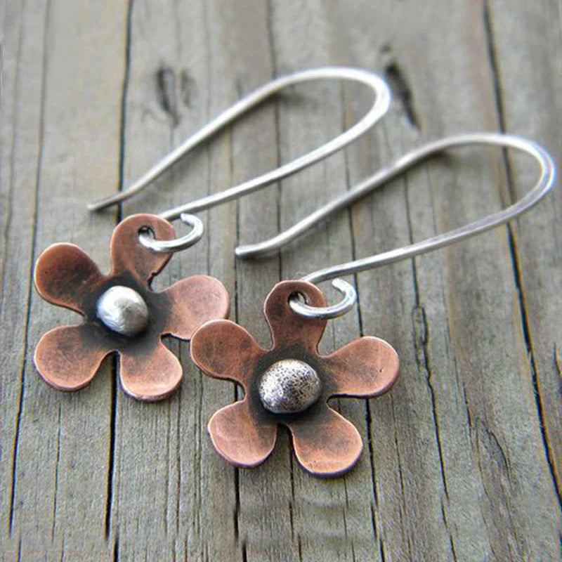 Minimalist Flower Earrings in Silver