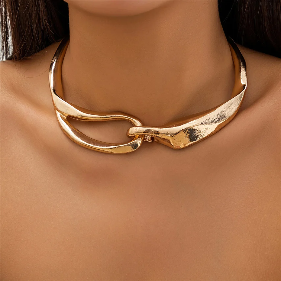 Irregular Clasp Golden Necklace