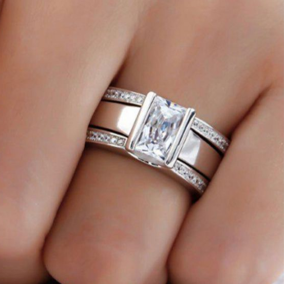 Elegant Inlaid Glass Ring