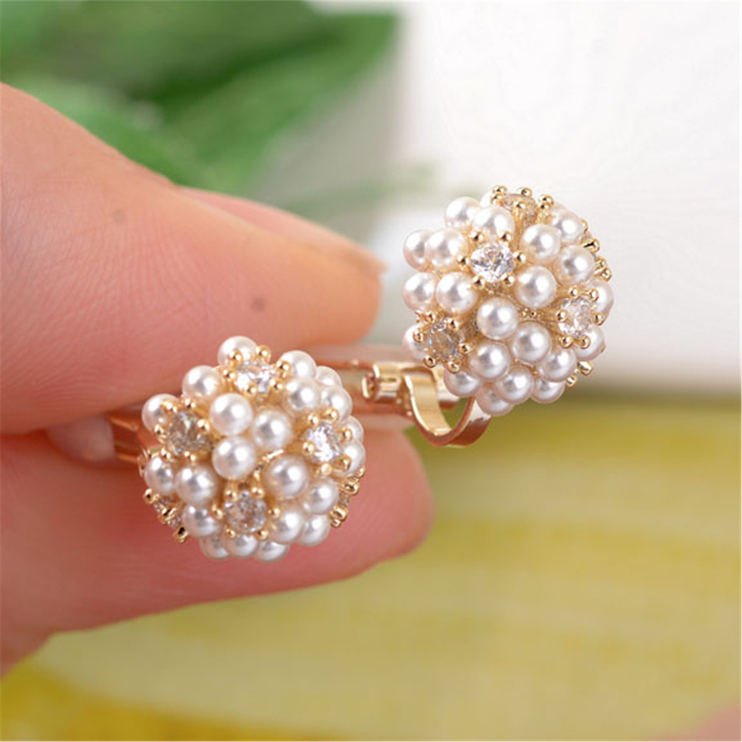 Elegant Inlaid Pearl Stud Earrings