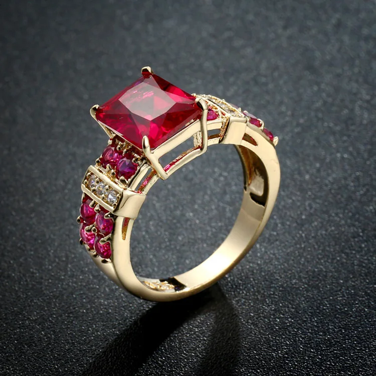 Modern Red Crystal Gold Ring