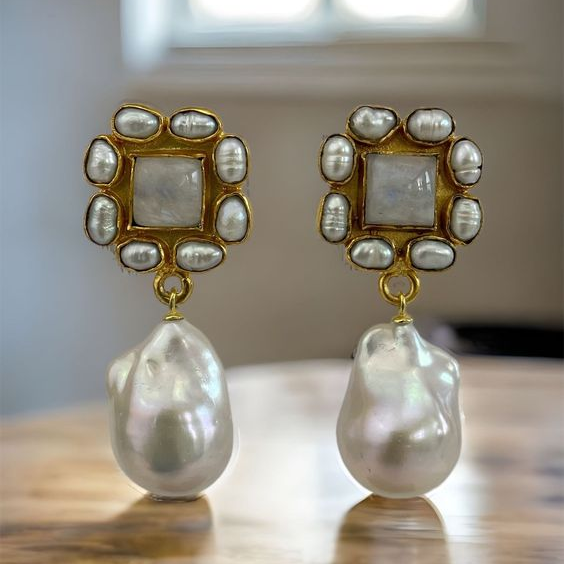 Minimalist Barroque Pearl Earrings