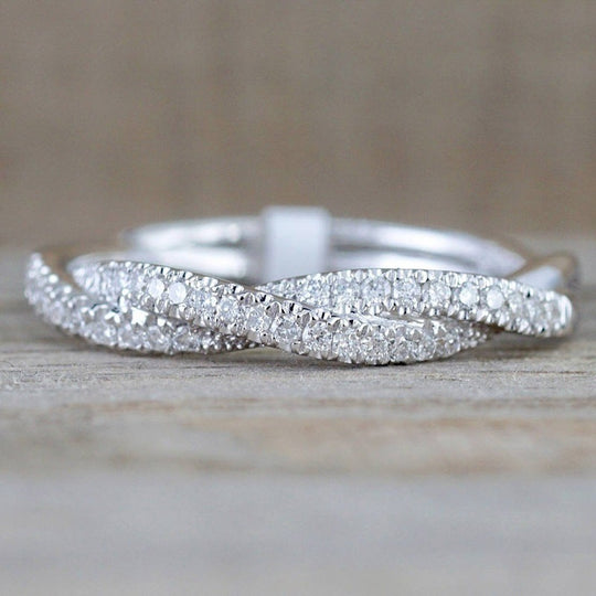 Stylish Zirconia Twisted Band Ring