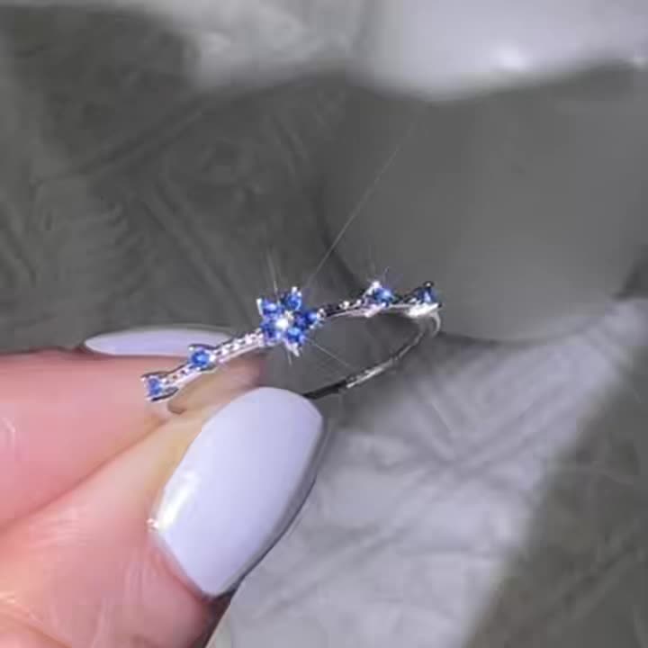 Stylish Blue Flower Zirconia Ring
