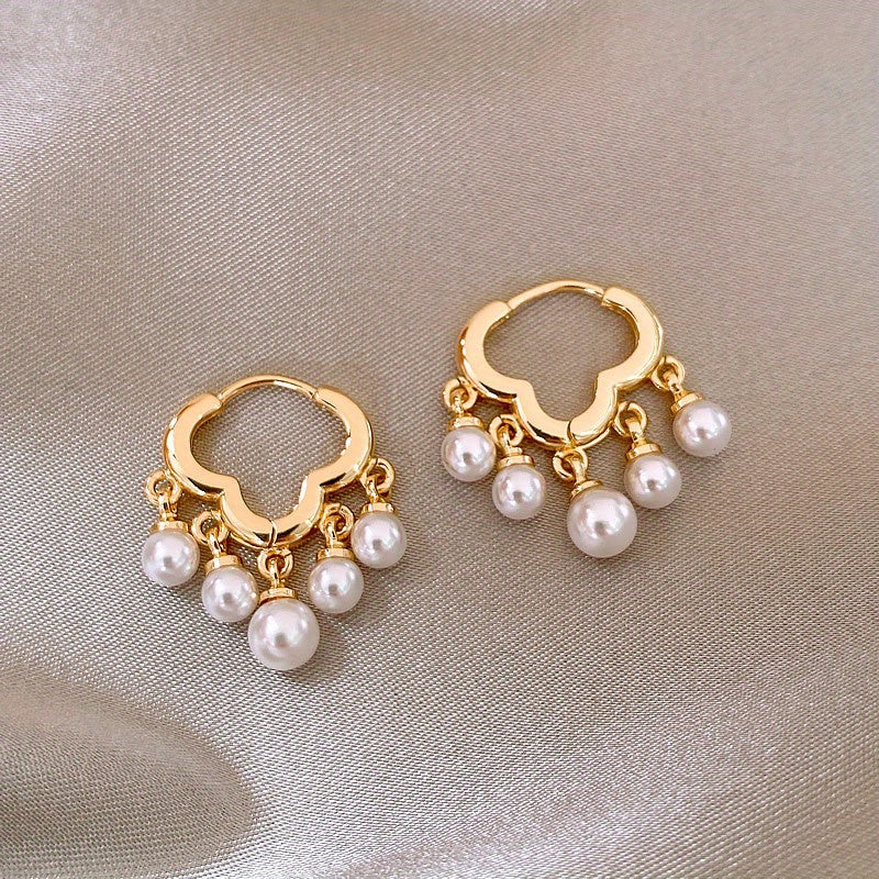 Hollow Cloud Pearl Dangle Earrings