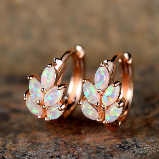 Exquisite Leaf Design Hoop Earrings