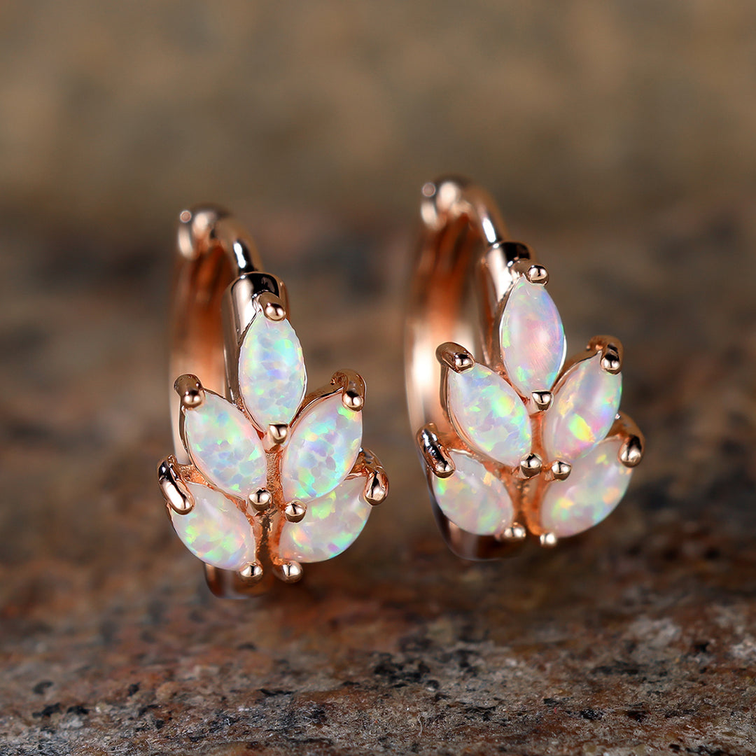 Exquisite Leaf Design Hoop Earrings