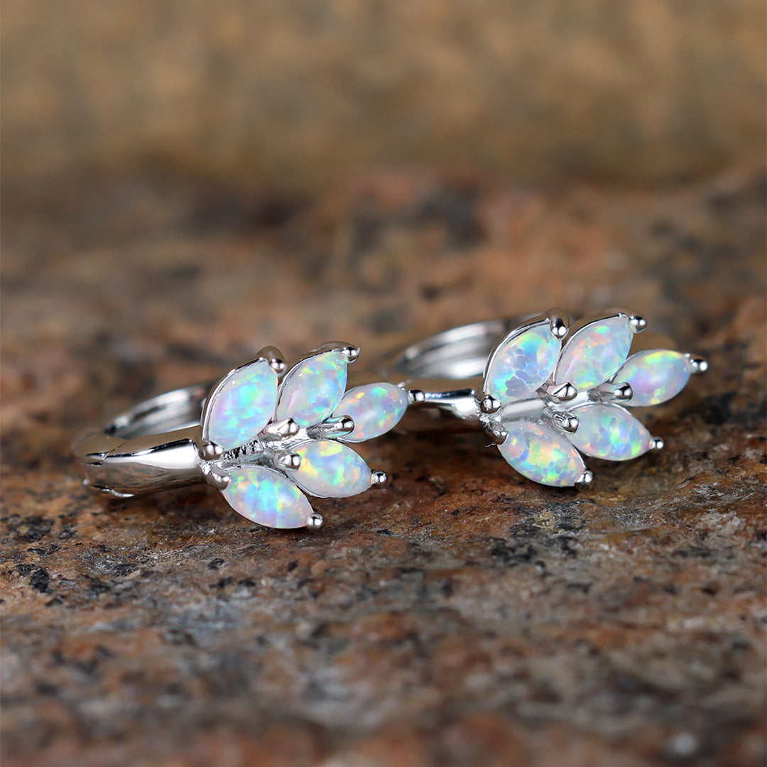 Exquisite Leaf Design Hoop Earrings
