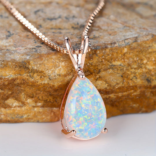 Water Droplet Three-Claw Pendant Necklace