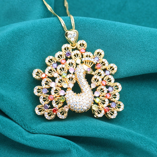Stylish Peacock-Inspired Pendant Necklace