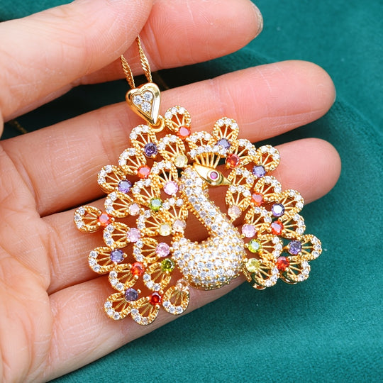 Stylish Peacock-Inspired Pendant Necklace