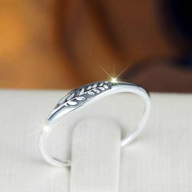 Retro Carved Leaf Ring