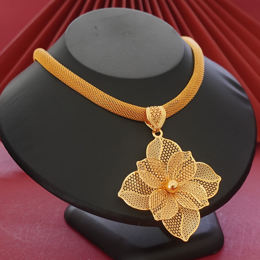 Stylish Flower Pendant Necklace & Earrings Set