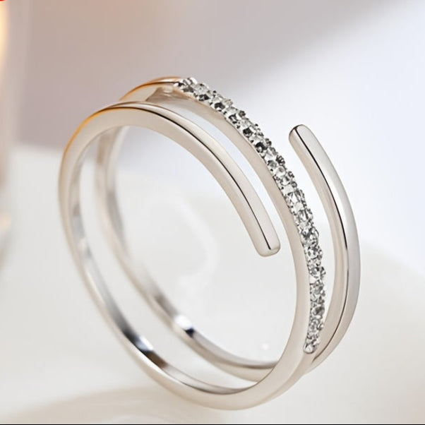 Simple White Zirconia Spiral Ring