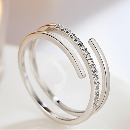 Simple White Zirconia Spiral Ring