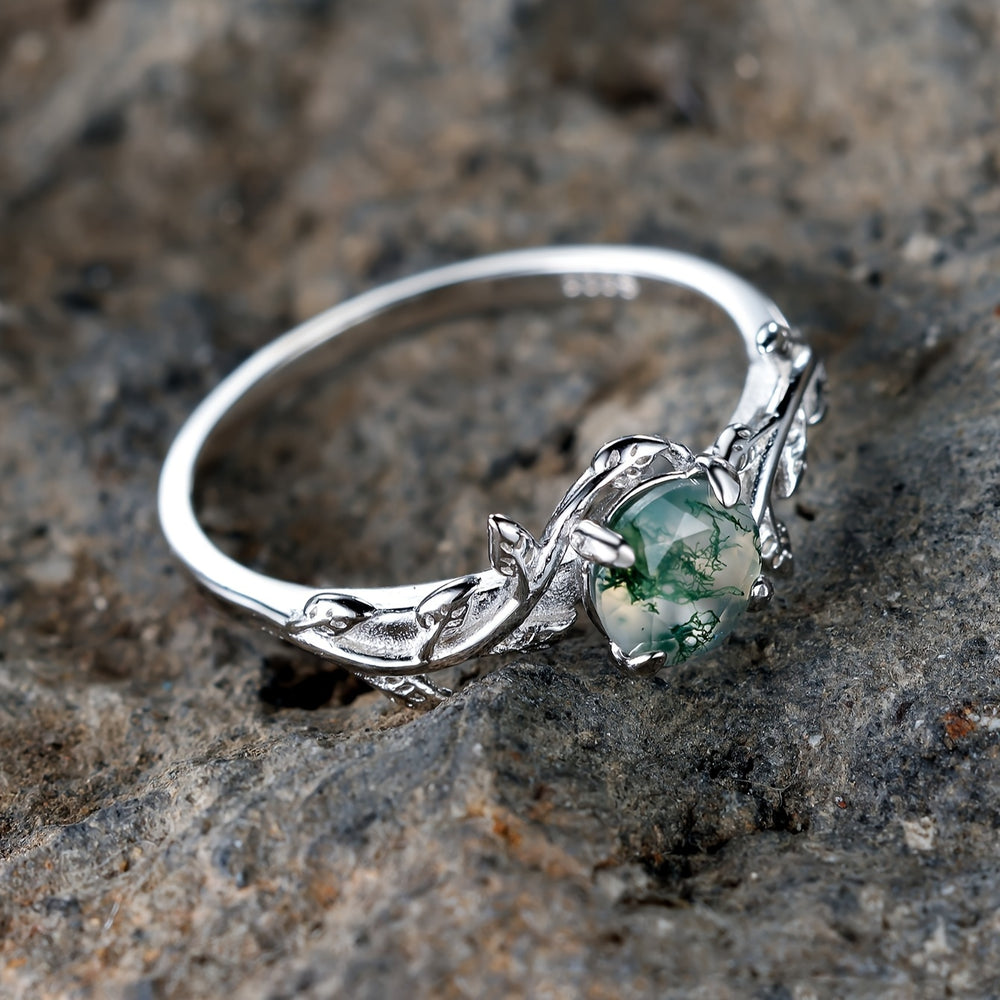 Exquisite Green Agate Leaf Ring