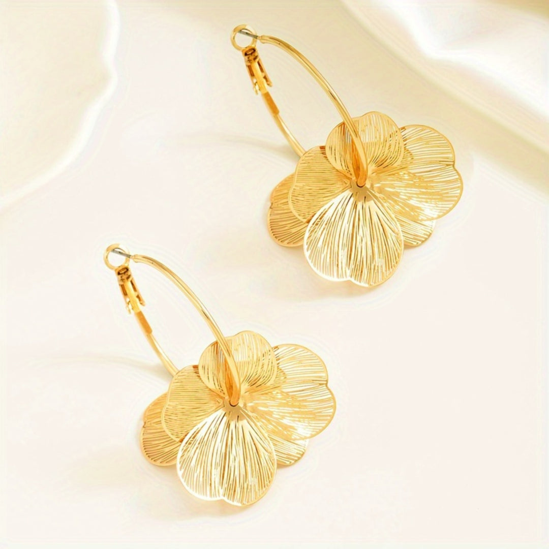 Chic 3D Floral Drop Earrings
