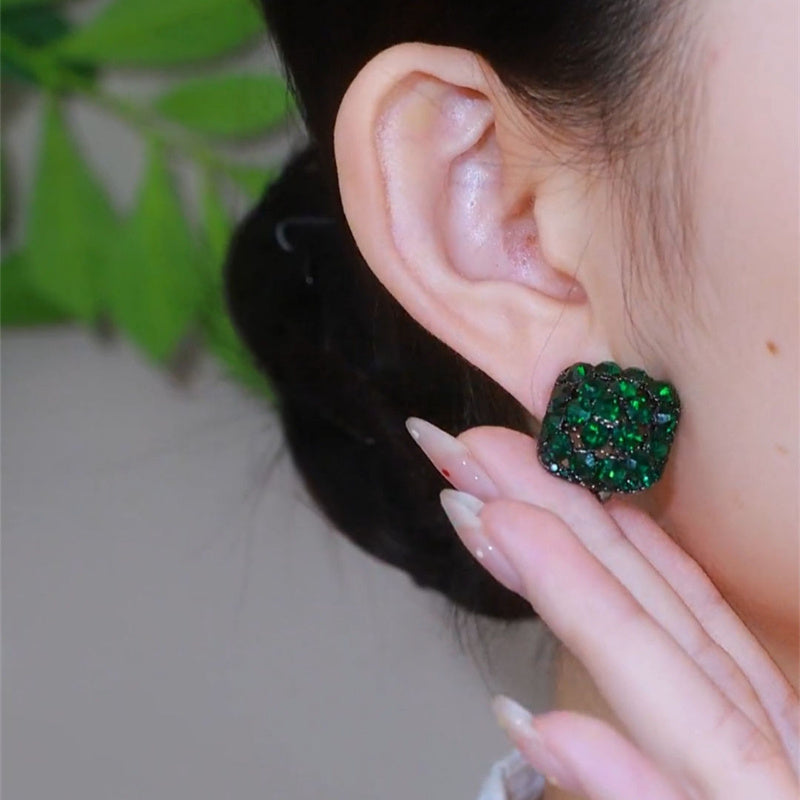 Elegant Diamond-Shaped Earrings