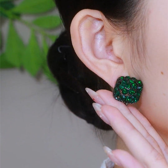 Elegant Diamond-Shaped Earrings