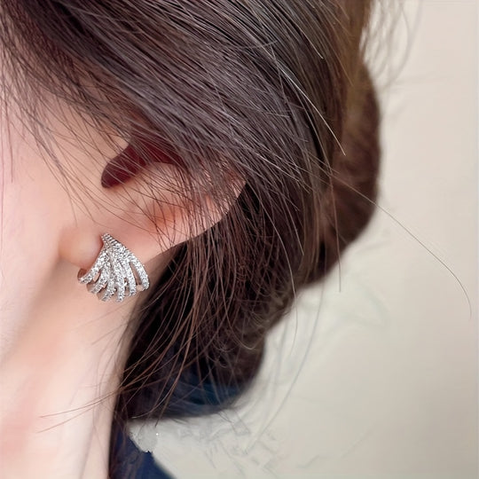 Elegant Claw-Set Zirconia Stud Earrings