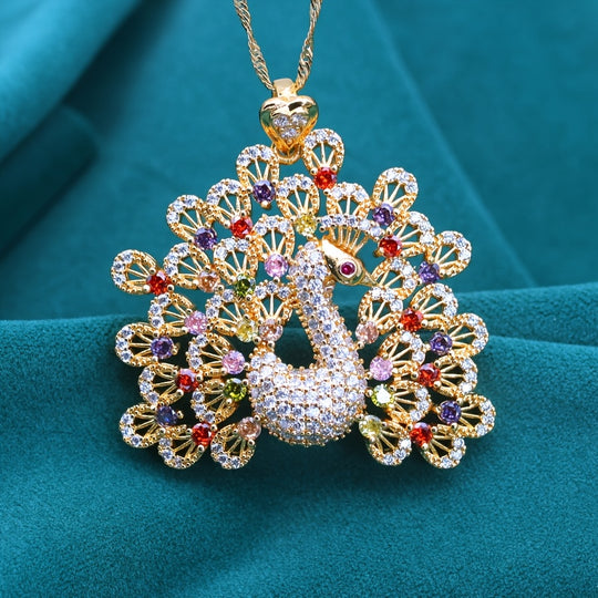 Stylish Peacock-Inspired Pendant Necklace