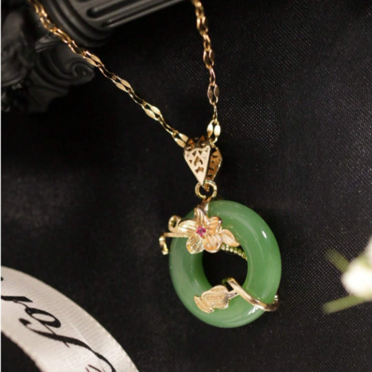 Elegant Floral Vine Pendant Necklace