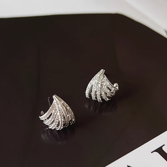 Elegant Claw-Set Zirconia Stud Earrings