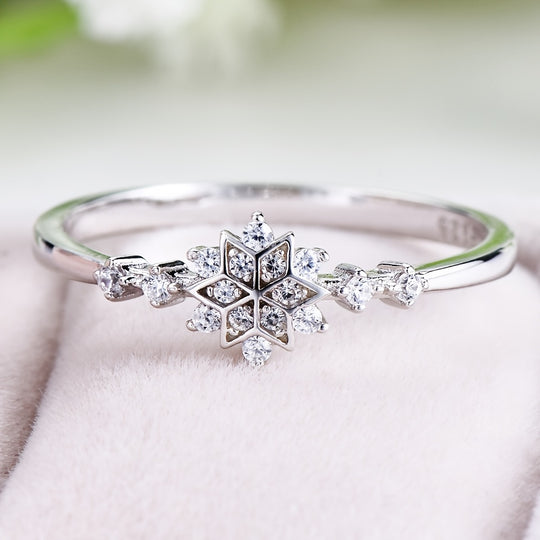 Timeless Zirconia Snowflake Ring