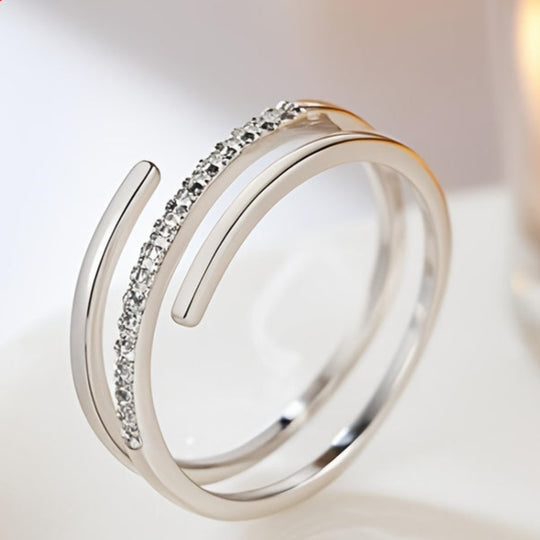 Simple White Zirconia Spiral Ring