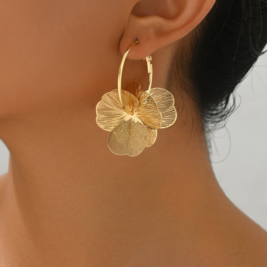 Chic 3D Floral Drop Earrings